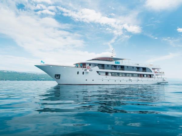Luxury small ship cruise in Croatia