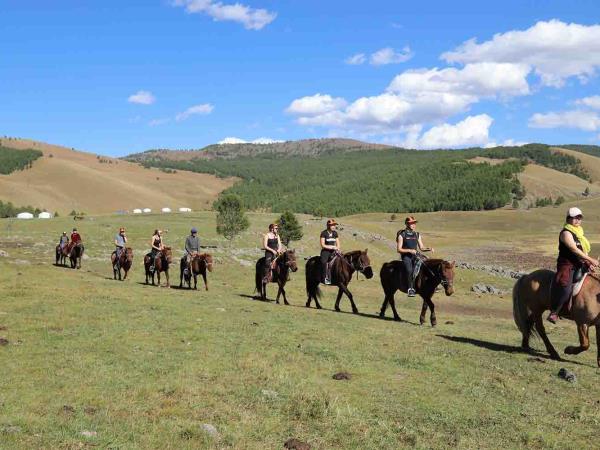 Mongolia nomad horse riding holiday